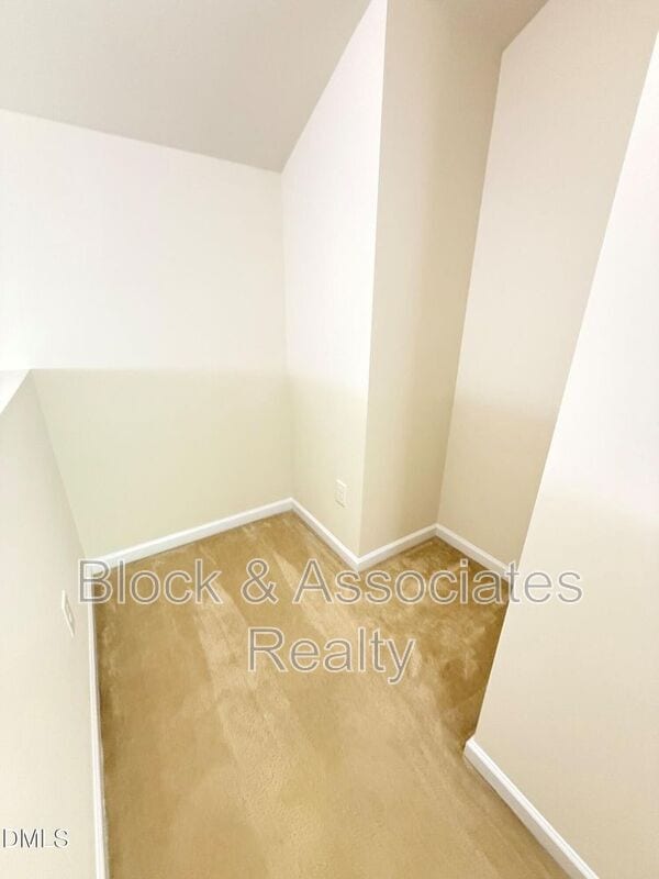 Building Photo - 8527 Quarton Dr