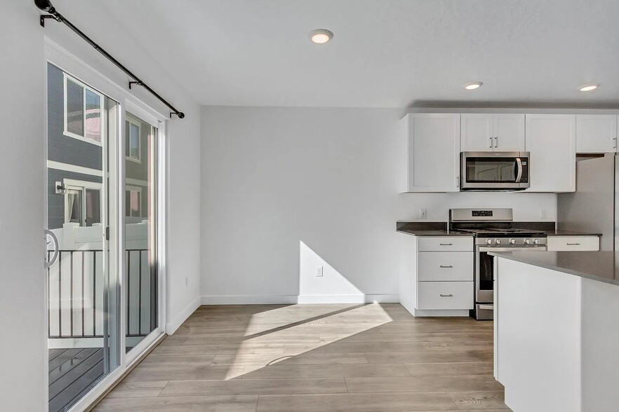 Building Photo - 1077 Jack Dr
