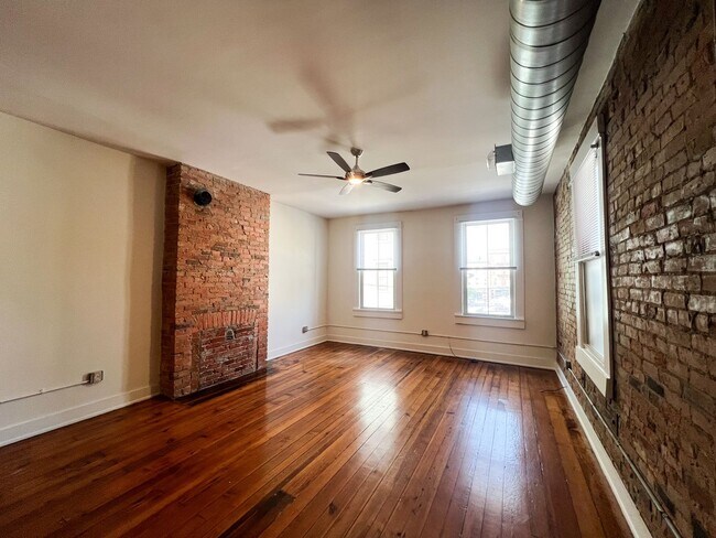 Building Photo - 1508 Moore St