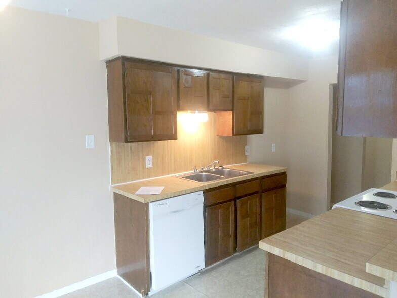 Building Photo - 7129 Harwick Ln