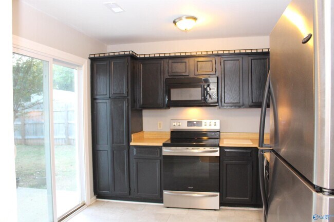 Building Photo - 364 Oakland Rd