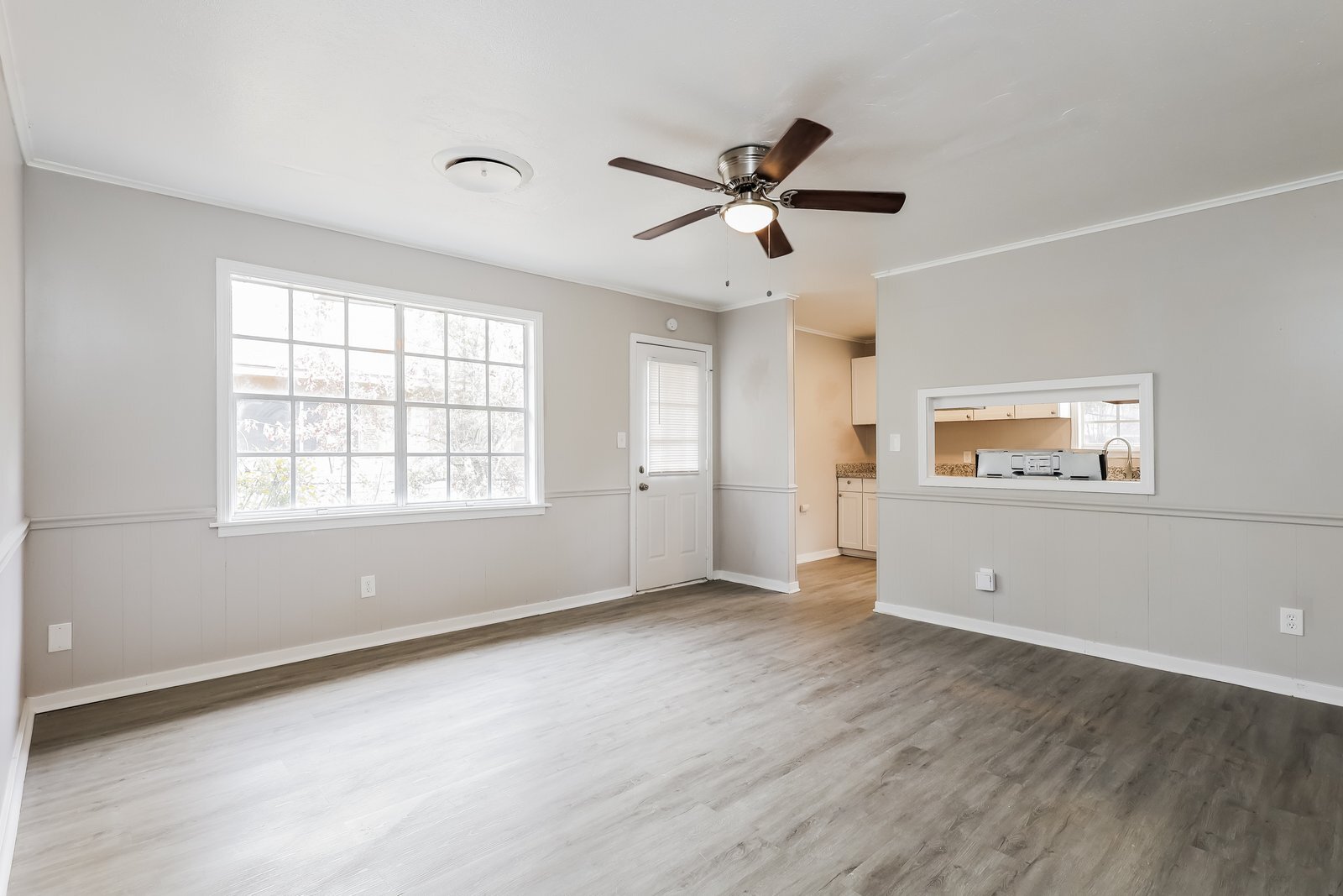 Building Photo - 329 Glen Rose Dr