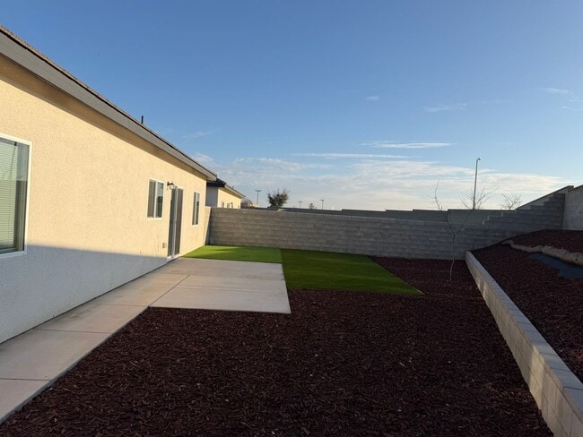 Building Photo - 4304 Sun Orchard Dr