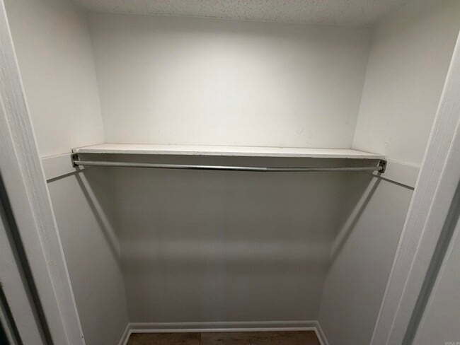 Building Photo - 10911 Vernon Dr