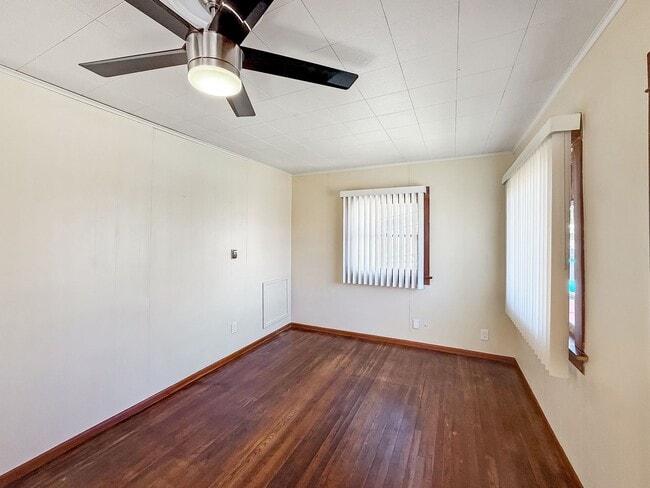 Building Photo - Perfectly located 1 Bd/1Ba house with a bo...