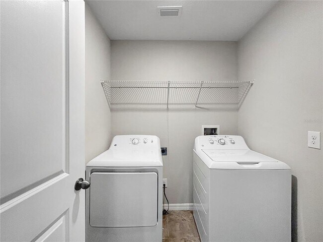 Building Photo - 9605 Channing Hill Dr