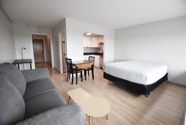 Building Photo - 555 E William St