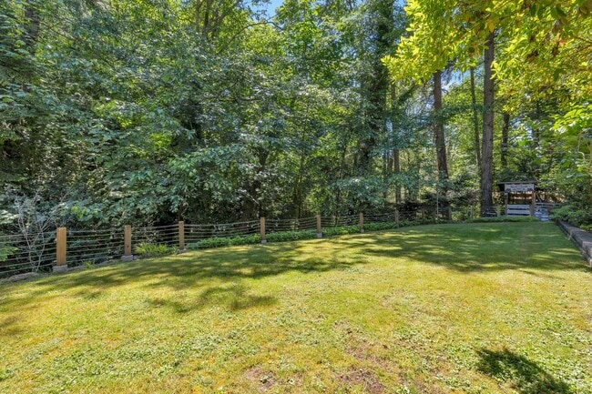 Building Photo - Great modern home located on Mercer Island