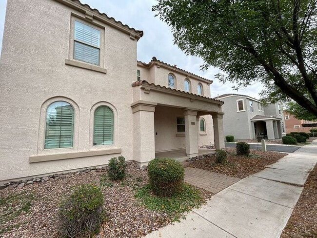 Building Photo - 2251 S Ponderosa Dr