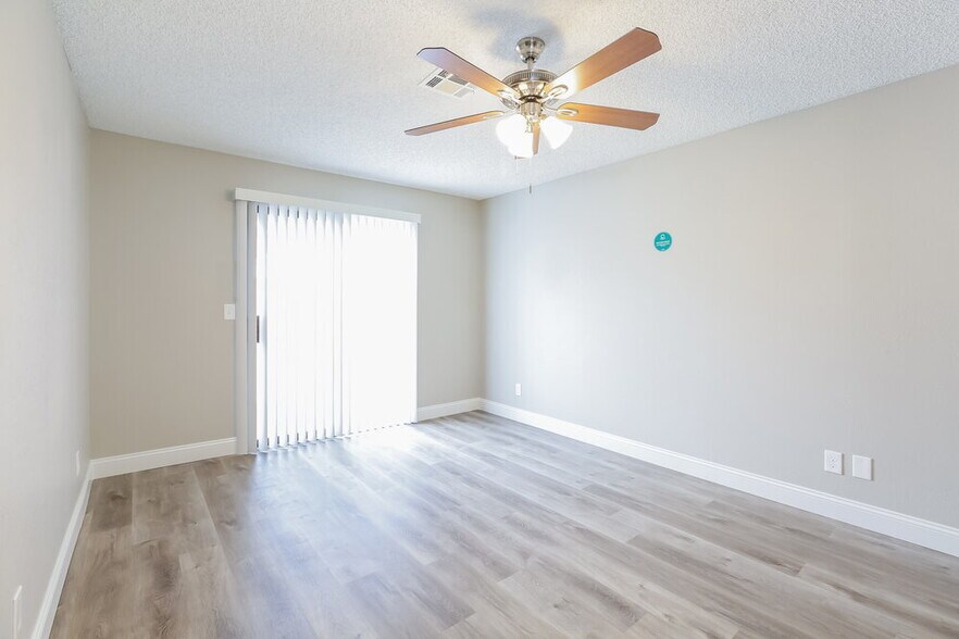 Building Photo - 3990 Avocado Dr