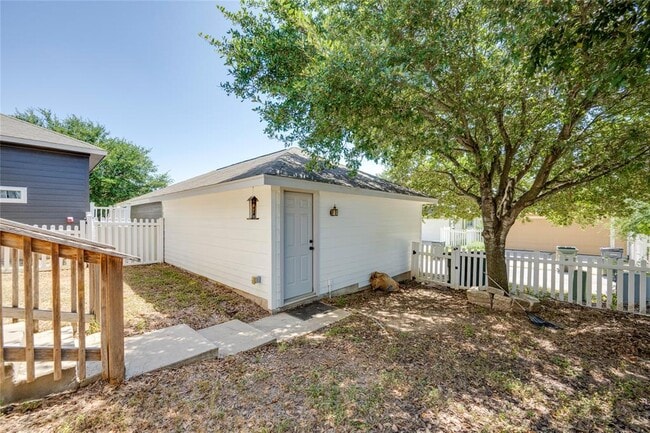 Building Photo - 483 McGarity