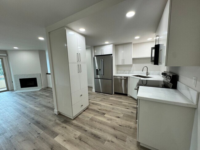 Building Photo - Welcome to this stunning Tierrasanta 1-bedroom, 1-bathroom