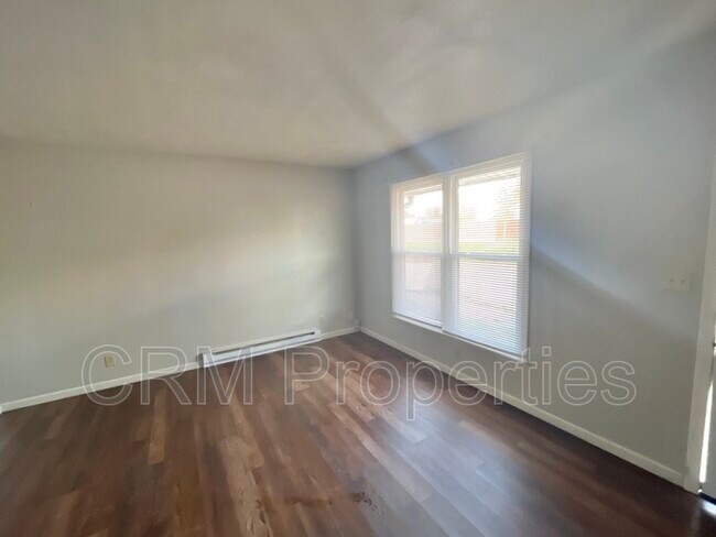 Building Photo - 1301 W 14th St