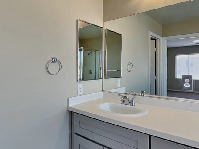 Building Photo - 6043 Halehaven Dr