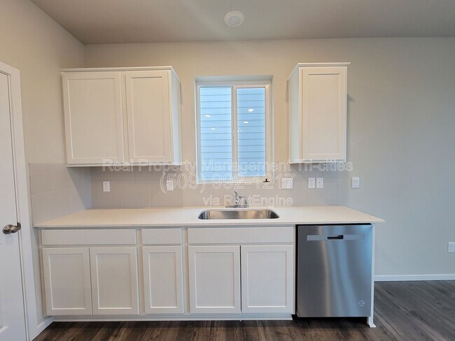 Building Photo - 7752 Ranchland Ln