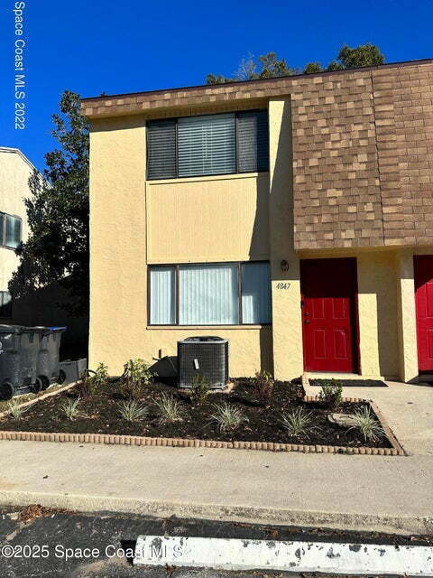 Building Photo - Titusville Townhouse