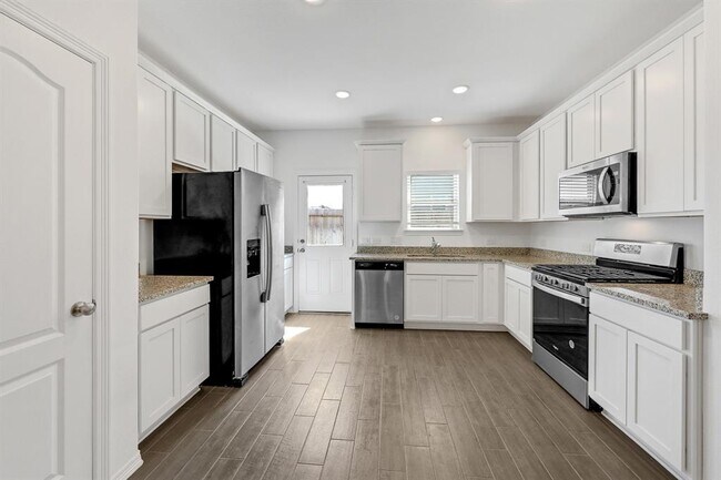 Building Photo - 25395 Northpark Lake Dr