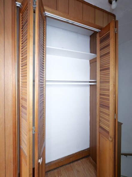 Building Photo - 5004 W Armitage Ave