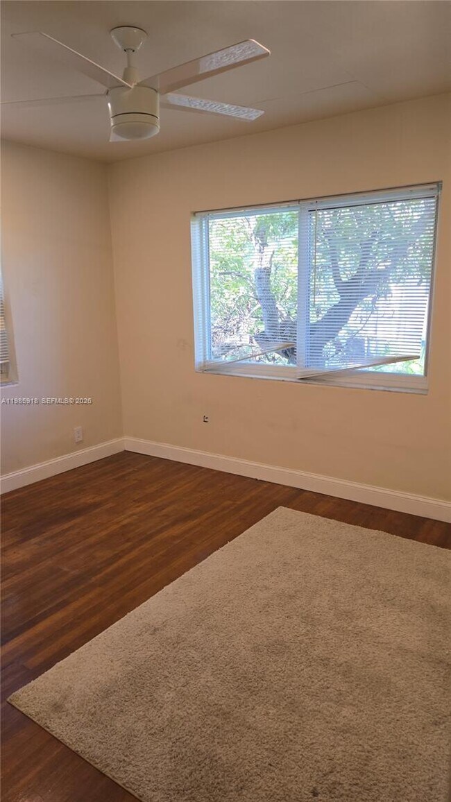 Building Photo - 10078 E Bay Harbor Dr