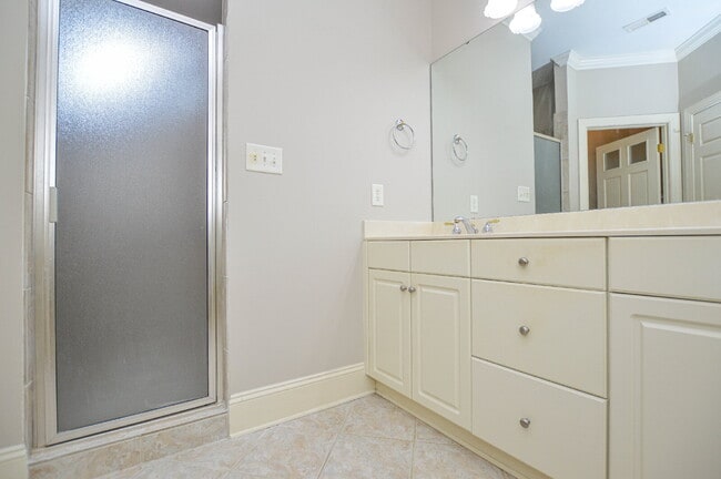 Building Photo - 986 Blakeley Walk