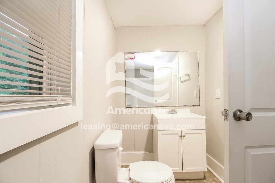 Building Photo - 310 N Stribling St