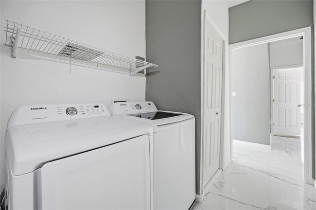 Building Photo - 14550 SW 61st Ct