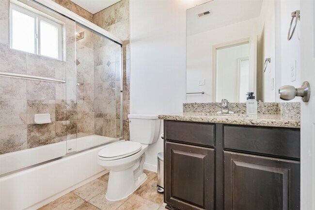 Building Photo - 1822 Don Alejandro