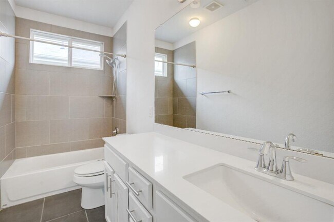 Building Photo - 5910 Rubicon Run