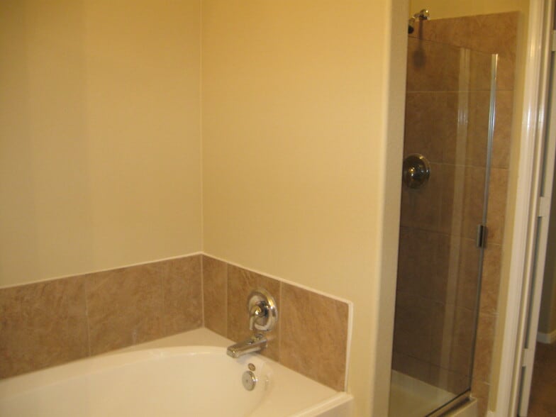 Building Photo - 4807 Dappled Grove Trail