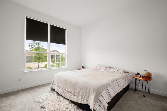 Building Photo - 385 Barnhill Lp