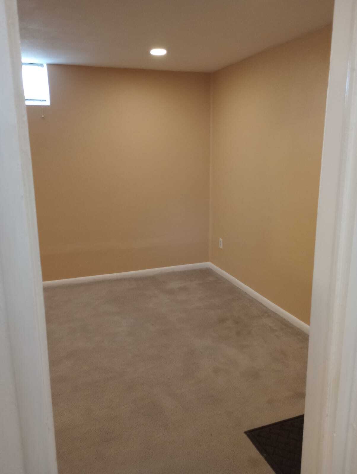 Room corner (bedroom or living area) - 5655 W Ellsworth Ave