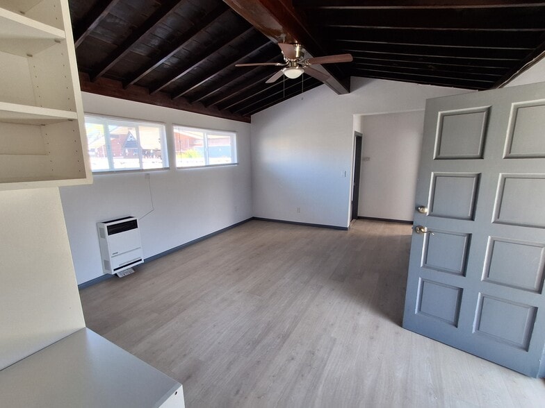 Living room - 1412 W 107th St