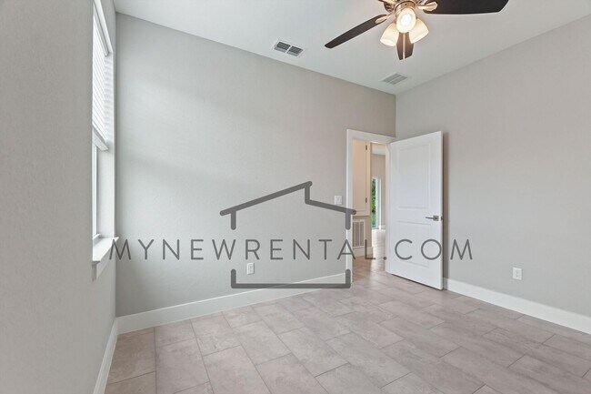 Building Photo - ONE MONTH FREE RENT! Modern, energy effici...