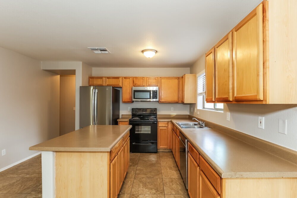 Building Photo - 9415 Virginia Ave