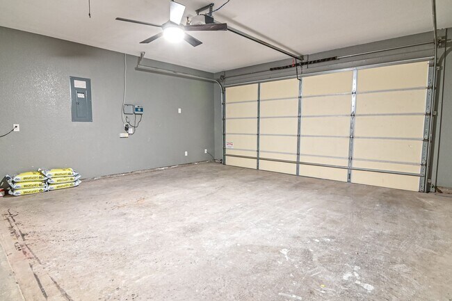 Building Photo - 6612 Colony Rd