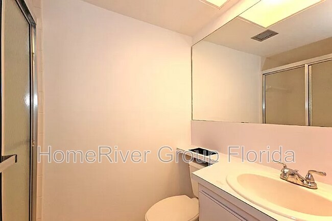 Building Photo - 17 High Point Cir N