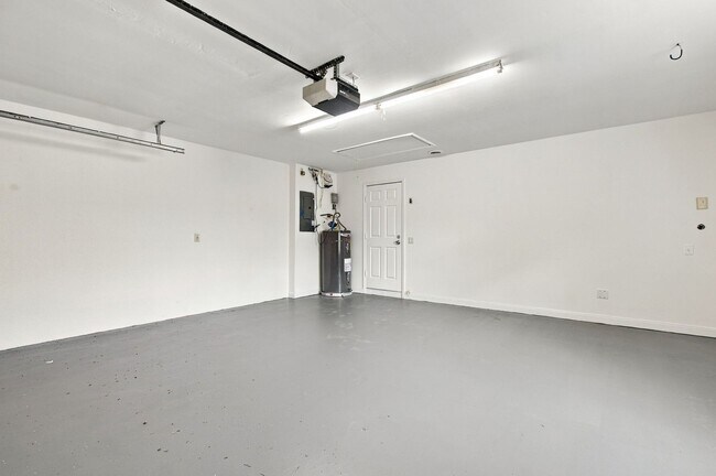 Building Photo - 3440 Donoso Ct