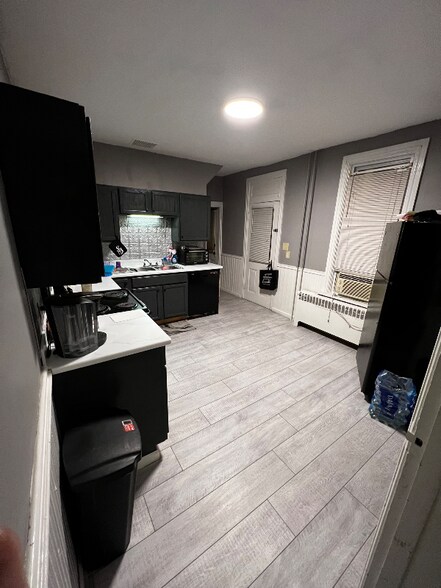 Building Photo - 33 N Lincoln St