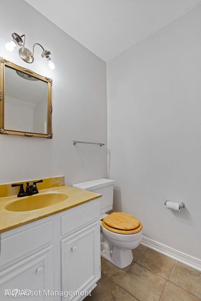 Building Photo - 3 br, 2 bath House - 203 Stratmore