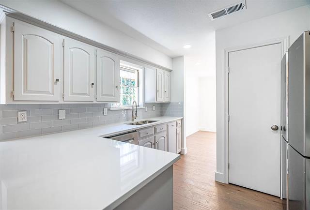 Building Photo - 10538 Barrywood Dr