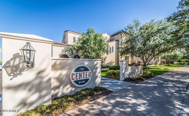 Building Photo - 21065 W Elm Way Ct