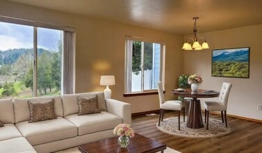 Building Photo - 450 Maylea Pl