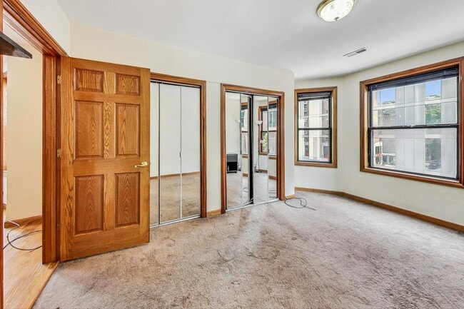 Building Photo - 838 N State St