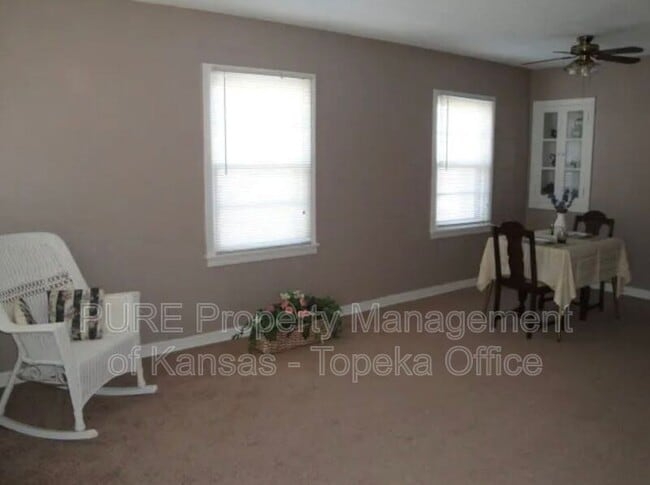 Building Photo - 600 SW Warren Ave