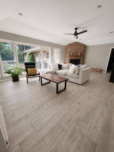 Building Photo - 14802 Canonero