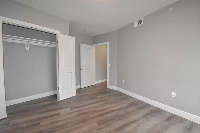 Building Photo - 4201 Bergen Turnpike