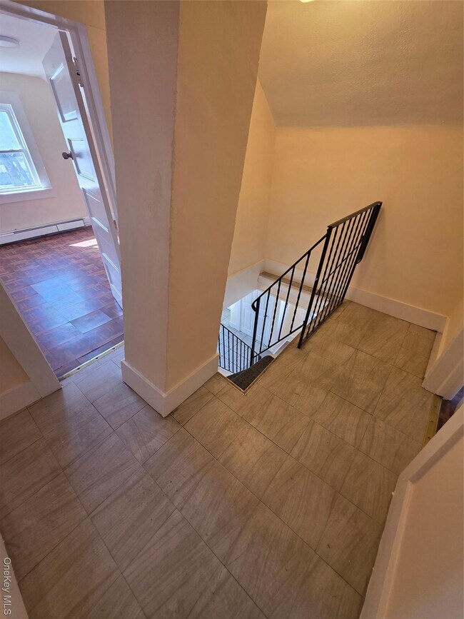 Building Photo - 185 S Franklin St