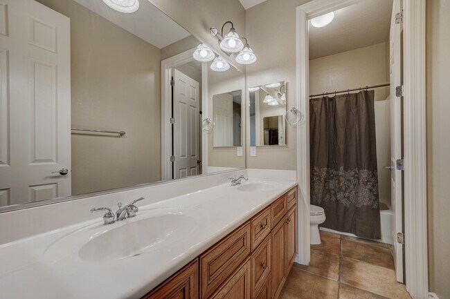 Building Photo - 8503 W Coyote Dr