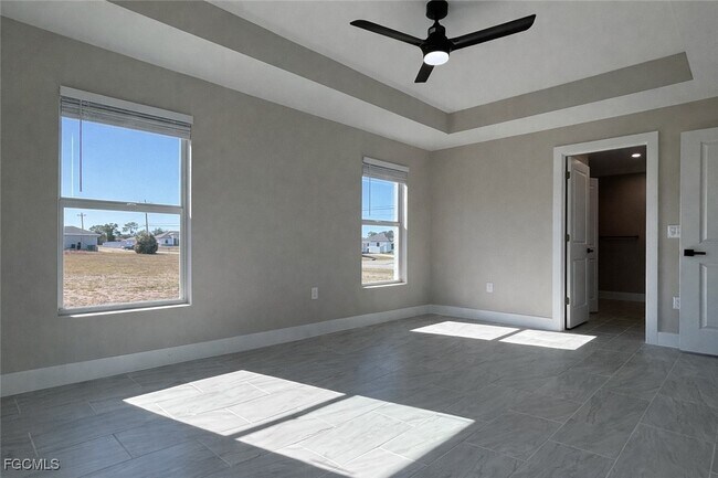 Building Photo - 3339 NE 13th Ave