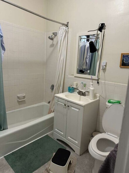 Building Photo - 12 Saint Paul St